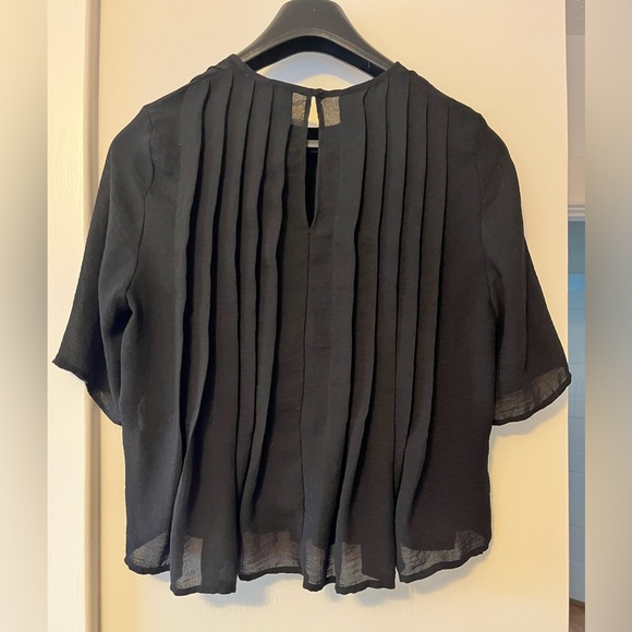 Black Pleated Oak and Fort Blouse - Picture 2 of 3